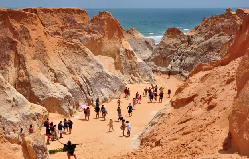 Passeio para Morro Branco e Praia das Fontes em 1 dia (Ida e Volta)